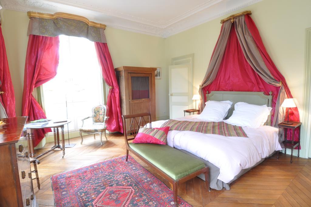 Le Chateau De La Vierge Bures-sur-Yvette Habitación foto